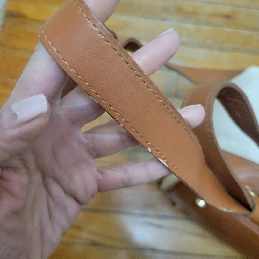 Valentina leather convertible sling/backpack bag. Classic Neutral‎ Quiet Luxury - Picture 8 of 14